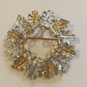Vintage Sarah Coventry Gold and Silver Tone Brooch